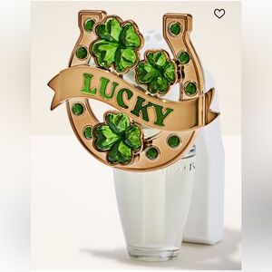 Bath & Body Works Horseshoe Scent
Control Nightlight Wallflower Fragrance Plug